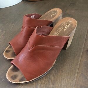 Toms heels